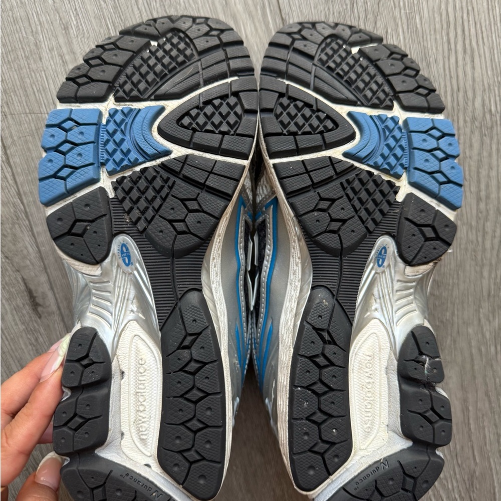 New Balance White and Blue Running Shoes - Picture 2 of 7